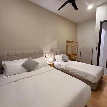 Spacious Balcony Royal Strand Full Seaview With 2Carparks Foc Netflix Access And Youtube Premium 3Beds3Bath For 6-10Pax By Minshuku Johor Bahru Exterior photo